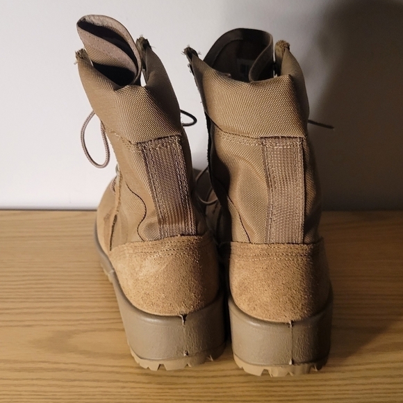 Combat Women's Army Vibram Weatherproof Boot - size (4W) - Excellent Condition - Picture 4 of 11